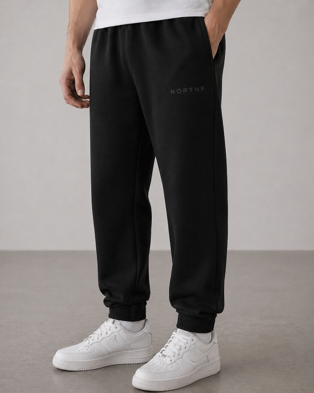 CORE TAPERED SWEATPANTS